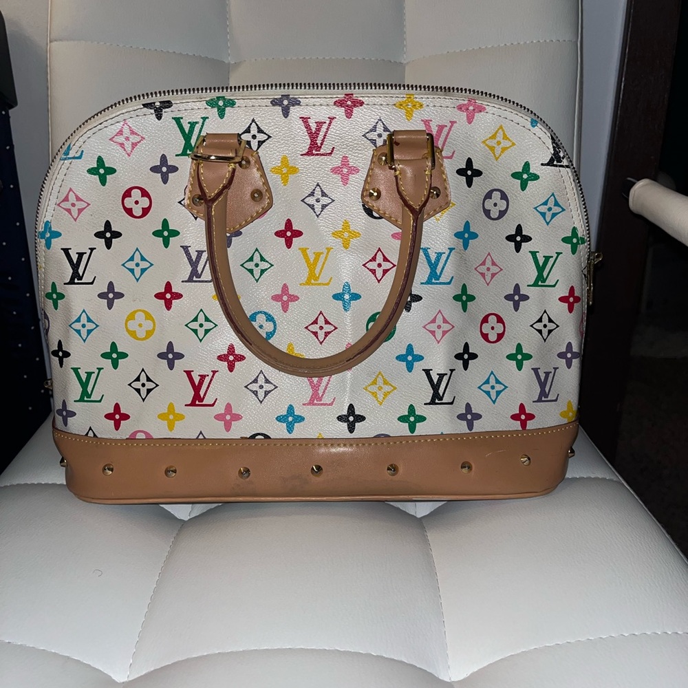 Louis Vuitton Purse (mock)